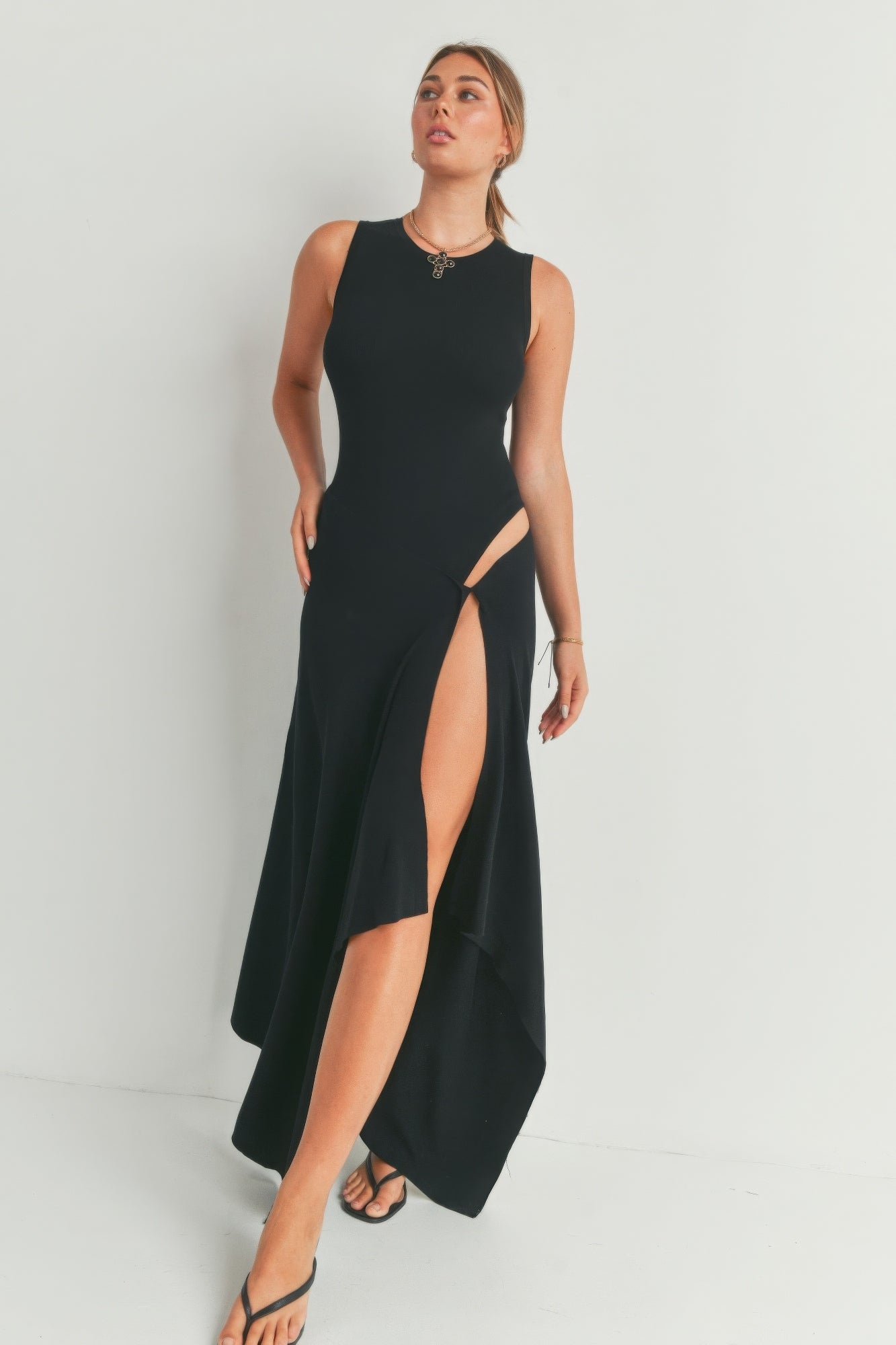 Elegant Maxi Dress with Slit – 100% Viscose, Classic Black, Comfortable & Stylish