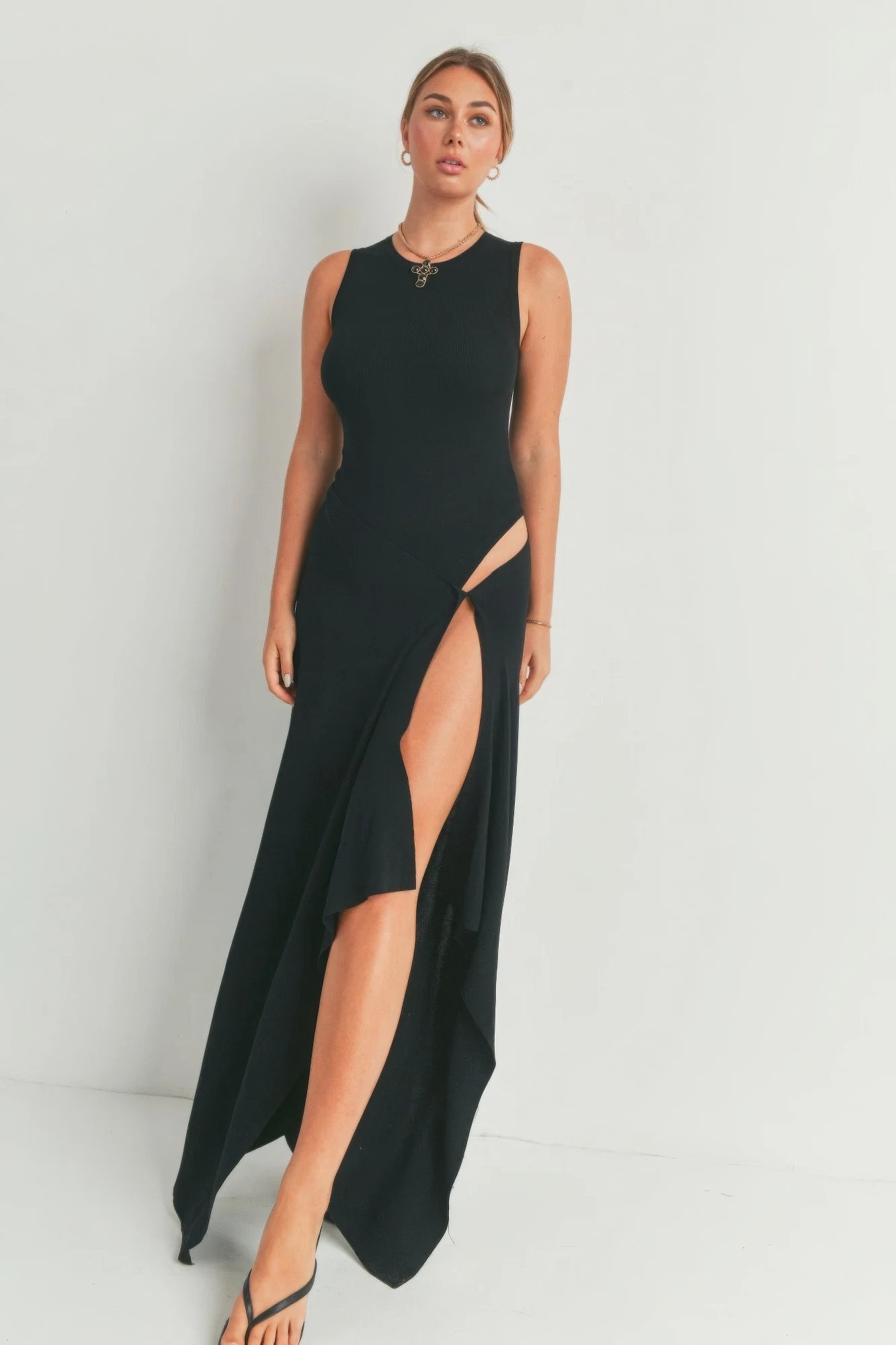 Elegant Maxi Dress with Slit – 100% Viscose, Classic Black, Comfortable & Stylish