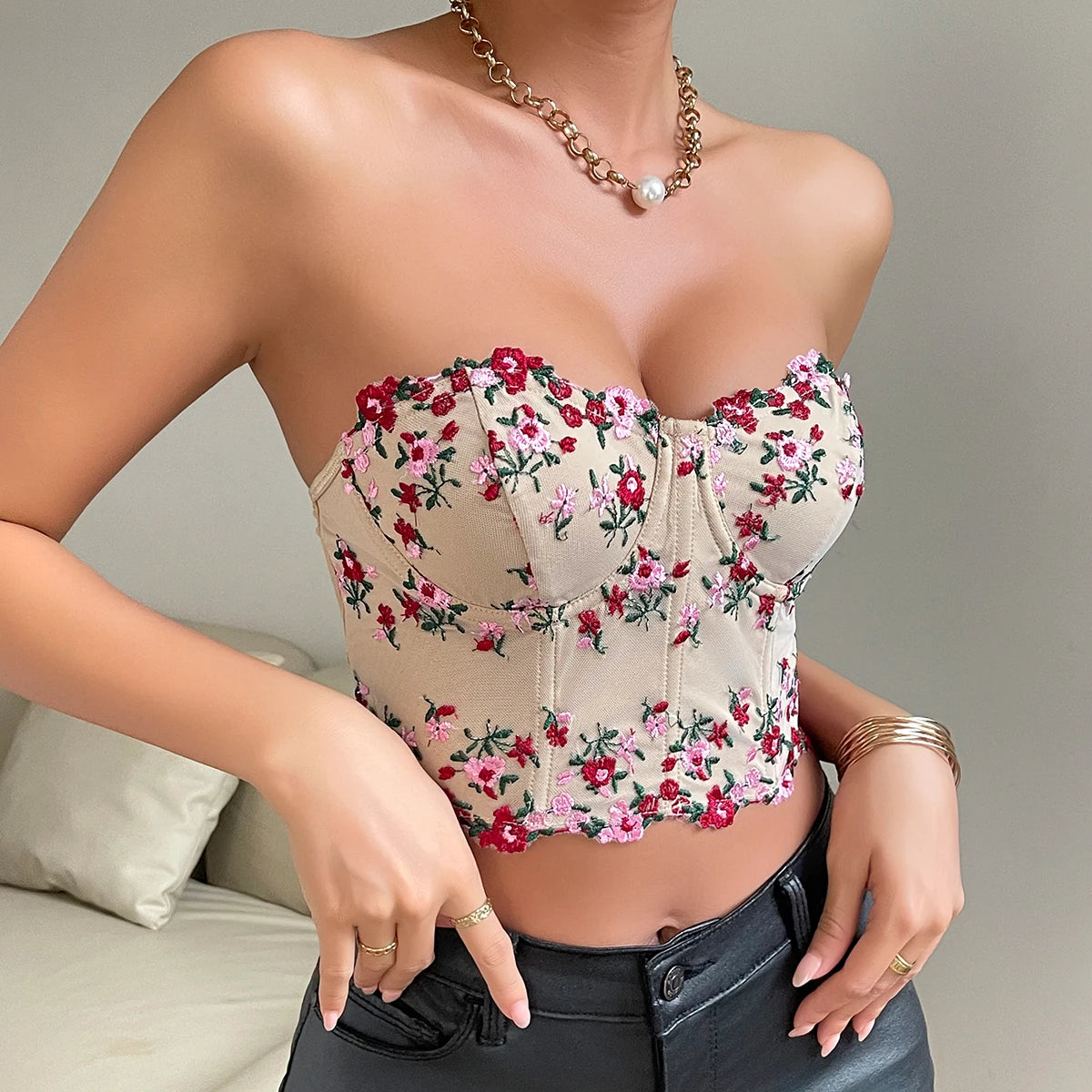 Vemina Y2K Retro Sleeveless Floral Embroidery Crop Top – Bare Shoulder Style